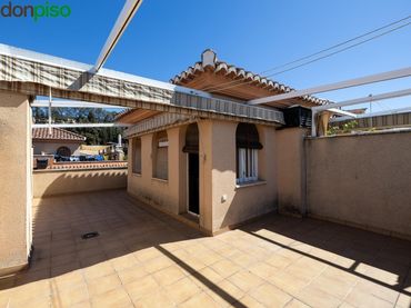 Casa a schiera con balcone in vendita a Avenida Avenida Murcia 15