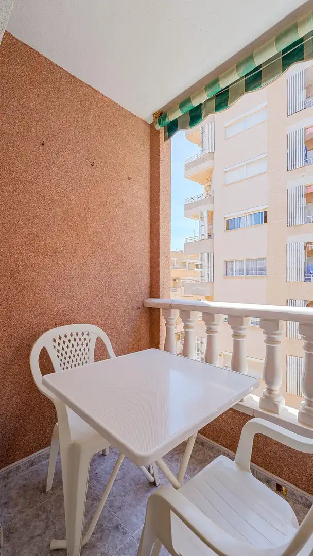 Terrassa de Apartament en venda en Torrevieja amb Aire condicionat, Terrassa i Moblat