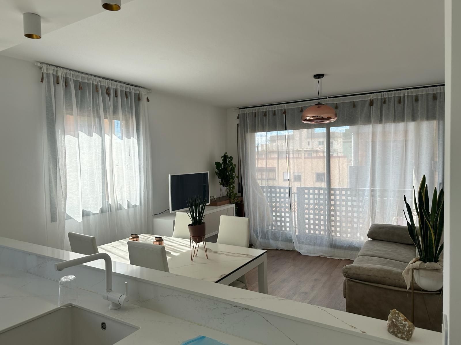 Sala d'estar de Pis en venda en Calafell amb Parquet i Balcó