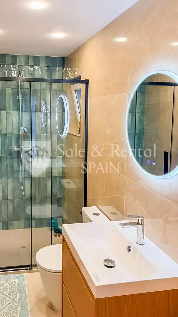 Bathroom of Houses for sale in Lloret de Mar  with Air Conditioner, Heating and Private garden