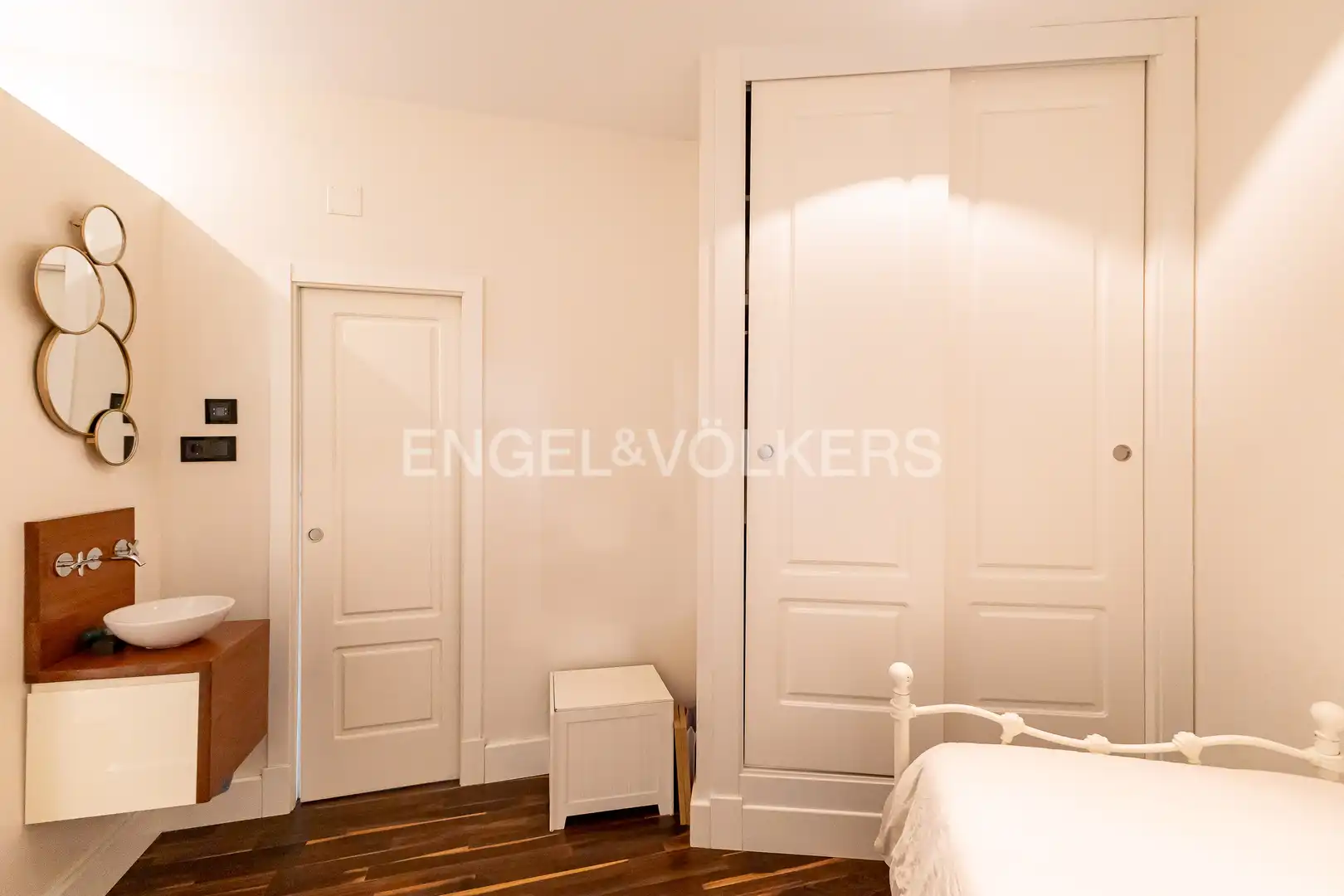 Bedroom of Flat for sale in Madrid  with Air Conditioner, Heating and Parquet flooring