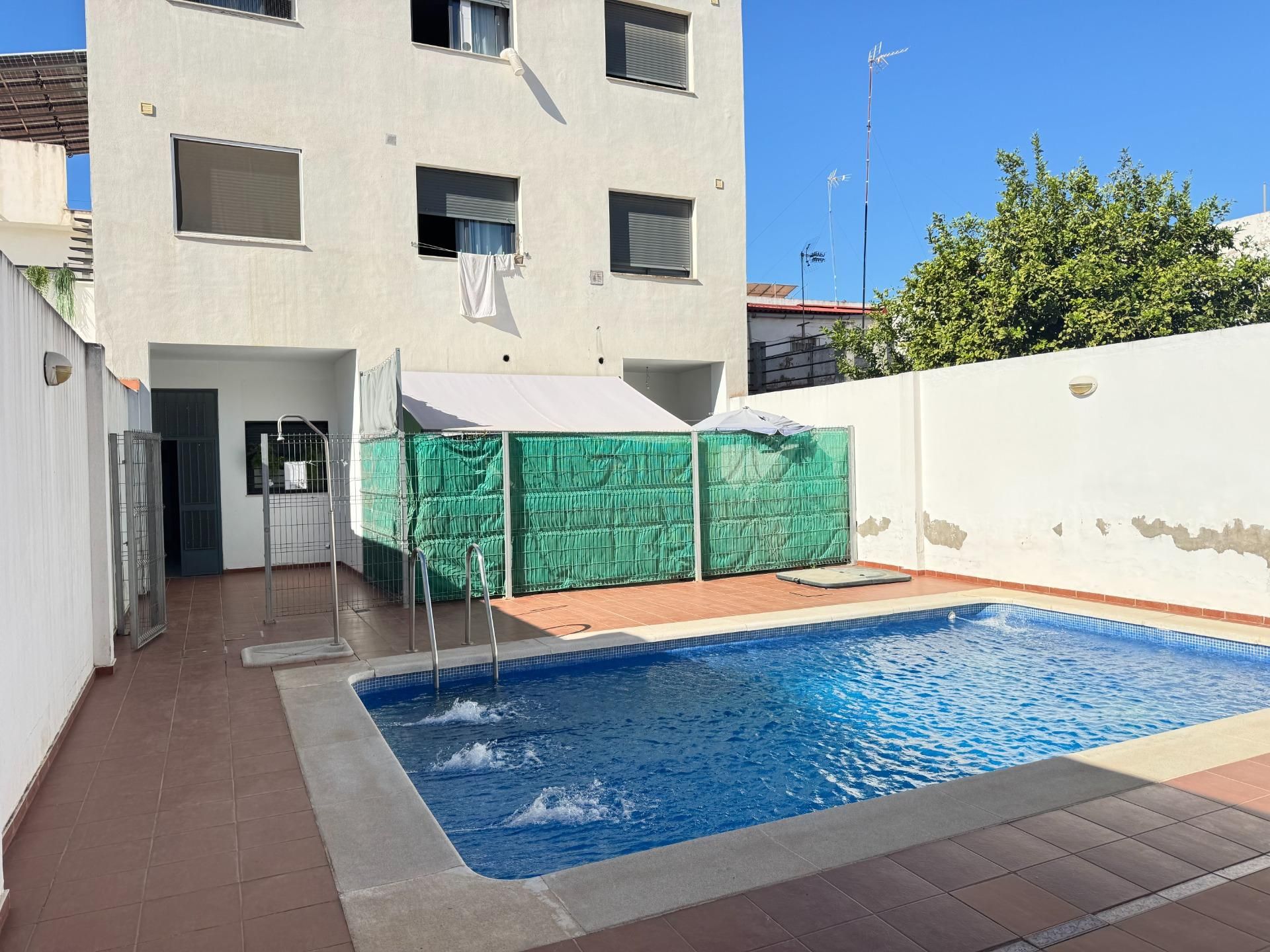 Swimming pool of Apartment for sale in Dos Hermanas  with Air Conditioner, Terrace and Storage room