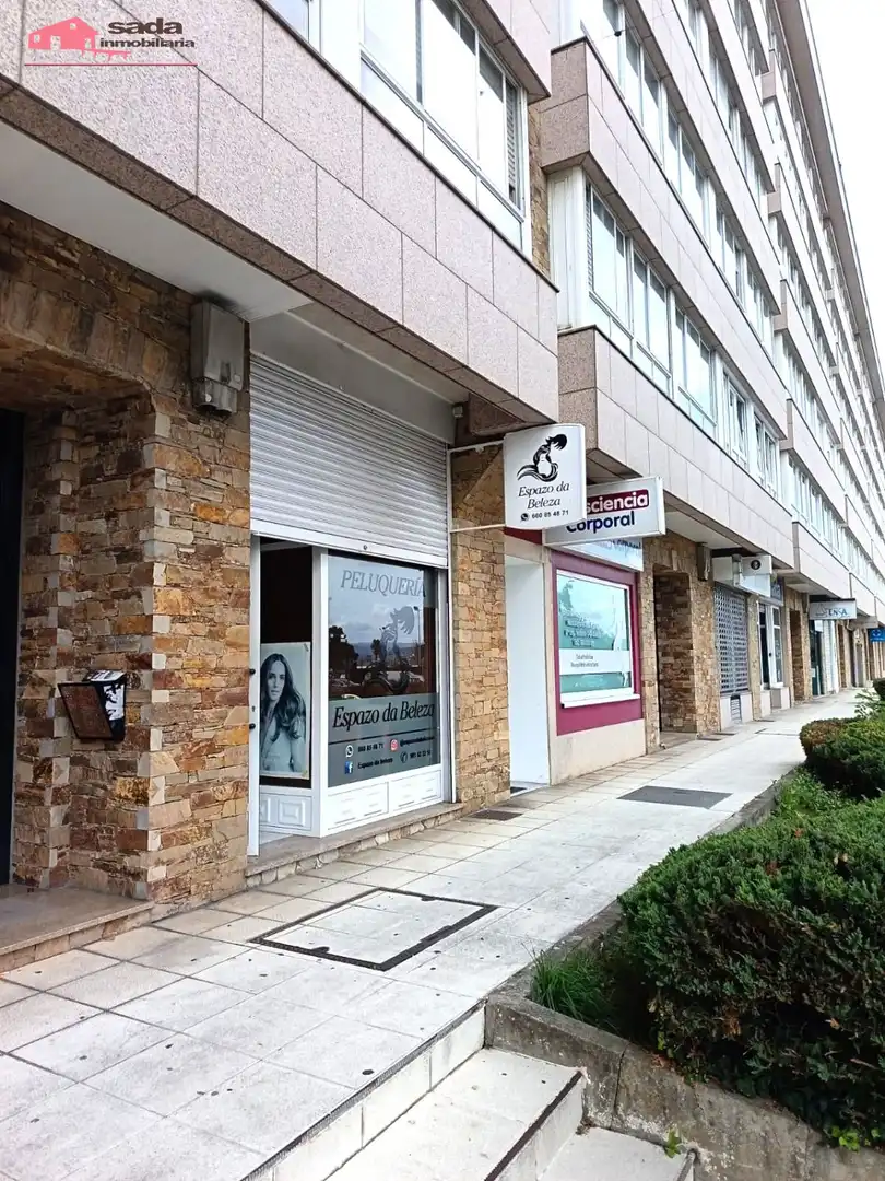 Local commercial à louer à DA MARIÑA 56