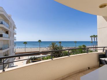Apartamento con ascensor en venta en Estepona Pueblo