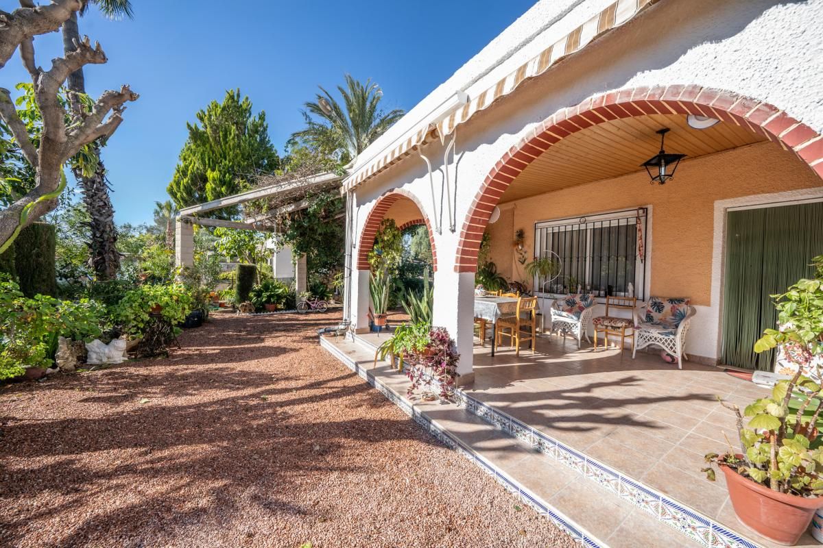 Jardí de Casa o xalet en venda en Crevillent amb Aire condicionat, Calefacció i Jardí privat