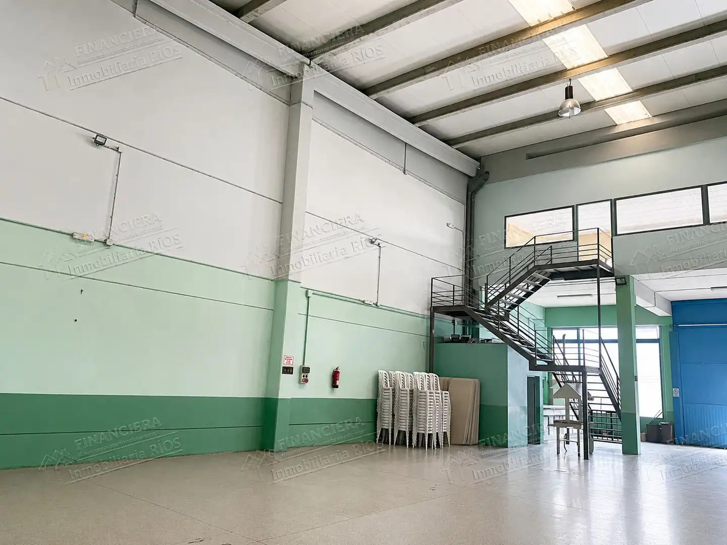 Vista exterior de Nave industrial en venta en Alcalá de Guadaira