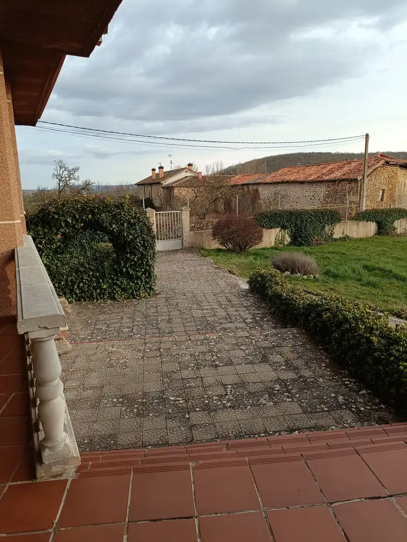 Jardí de Casa o xalet en venda en Aguilar de Campoo amb Calefacció i Terrassa