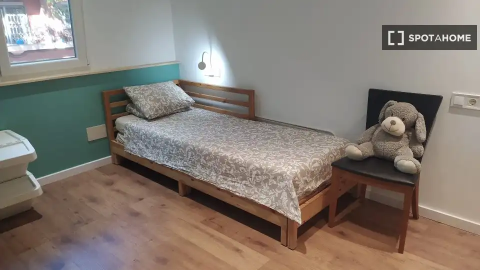 Habitación de Apartamento para compartir en Valencia con Aire acondicionado, Terraza y Amueblado
