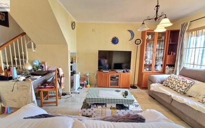 Living room of Single-family semi-detached for sale in Vélez-Málaga  with Private garden, Parquet flooring and Balcony