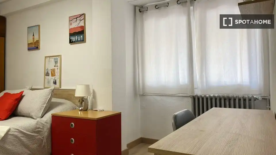 Schlafzimmer von Wohnungen zur untervermieten in Zaragoza mit Klimaanlage, Heizung und Terrasse