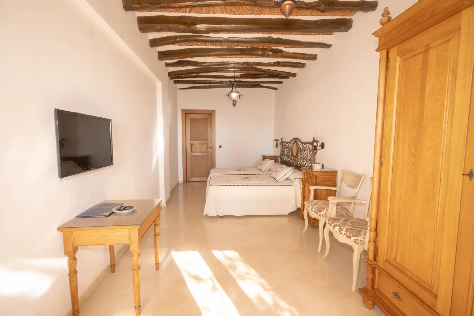 Schlafzimmer von Country house zum Verkauf in Válor mit Privatgarten, Terrasse und Abstellraum