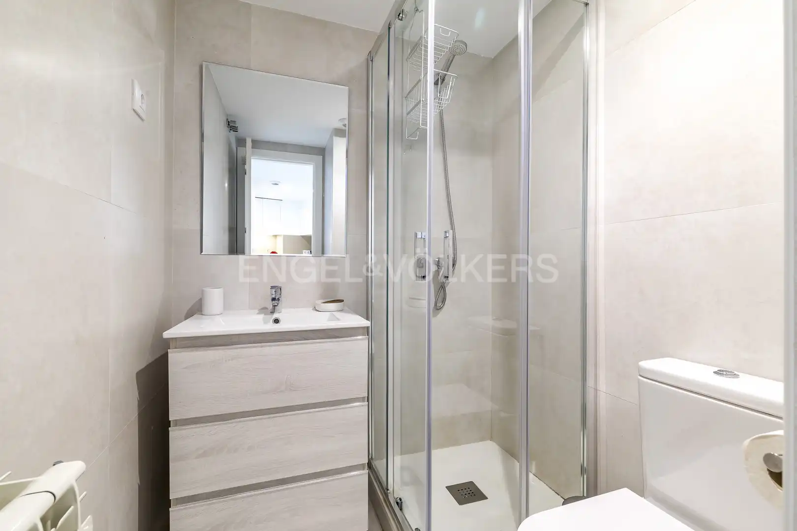 Baño de Planta baja de alquiler en Madrid con Aire acondicionado, Calefacción y Amueblado