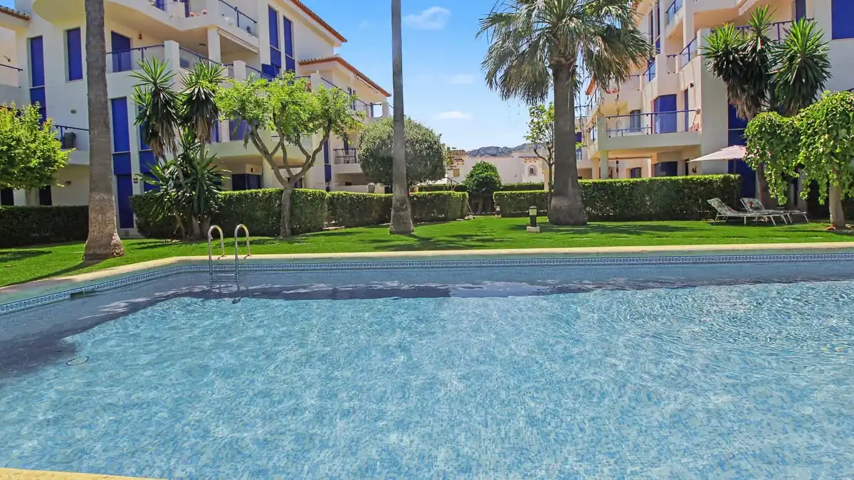 Piscina de Apartamento en venta en Dénia con Aire acondicionado, Calefacción y Jardín privado