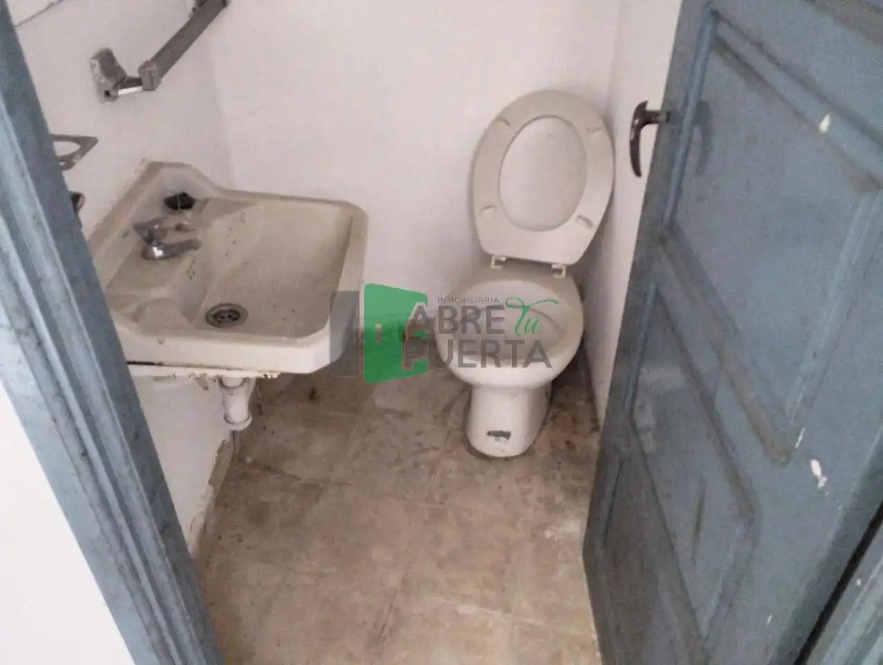 Bathroom of Houses for sale in Ourense Capital   with Private garden