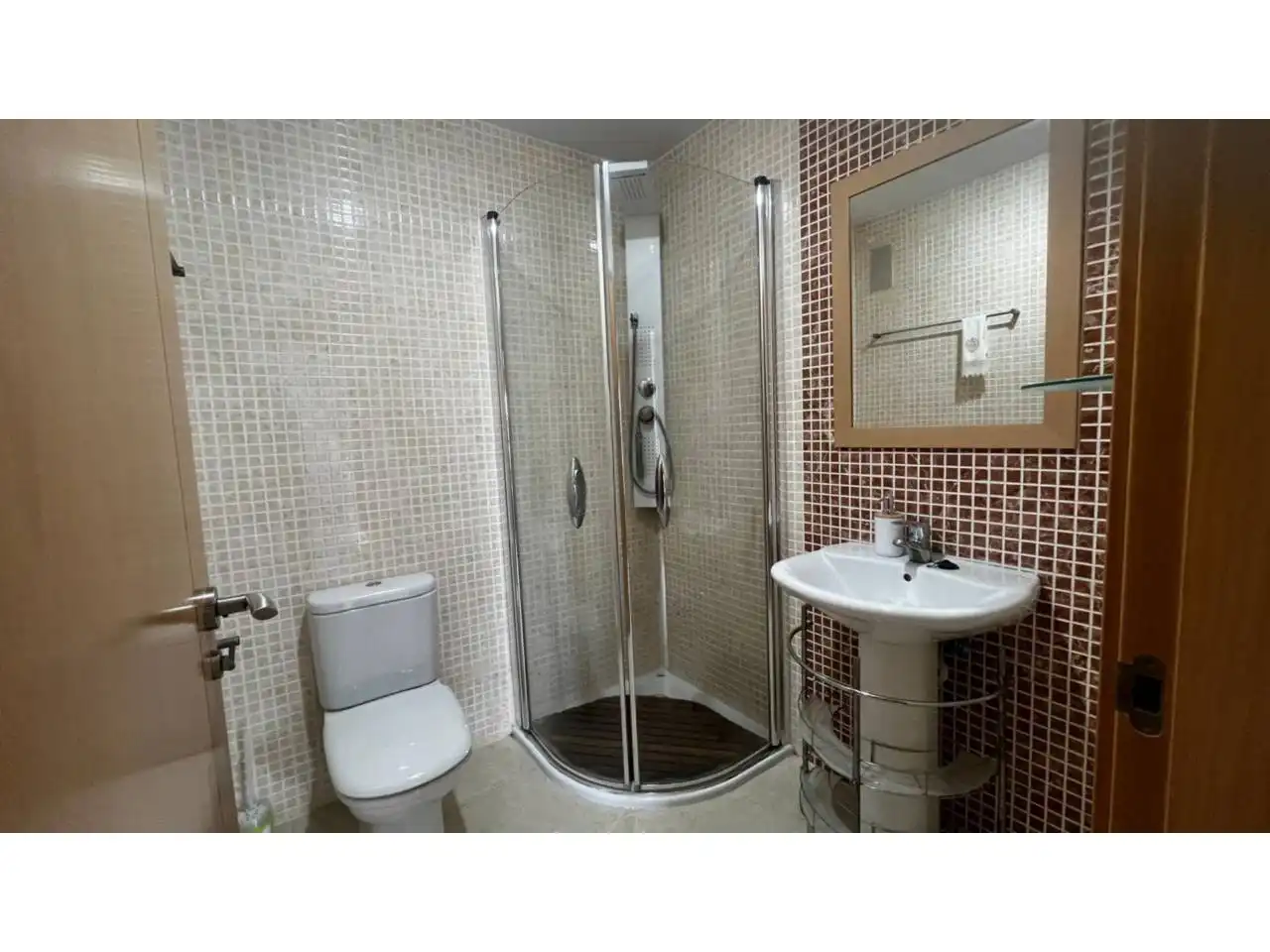 Badezimmer von Dachboden zum Verkauf in San Jorge / Sant Jordi mit Klimaanlage, Heizung und Terrasse