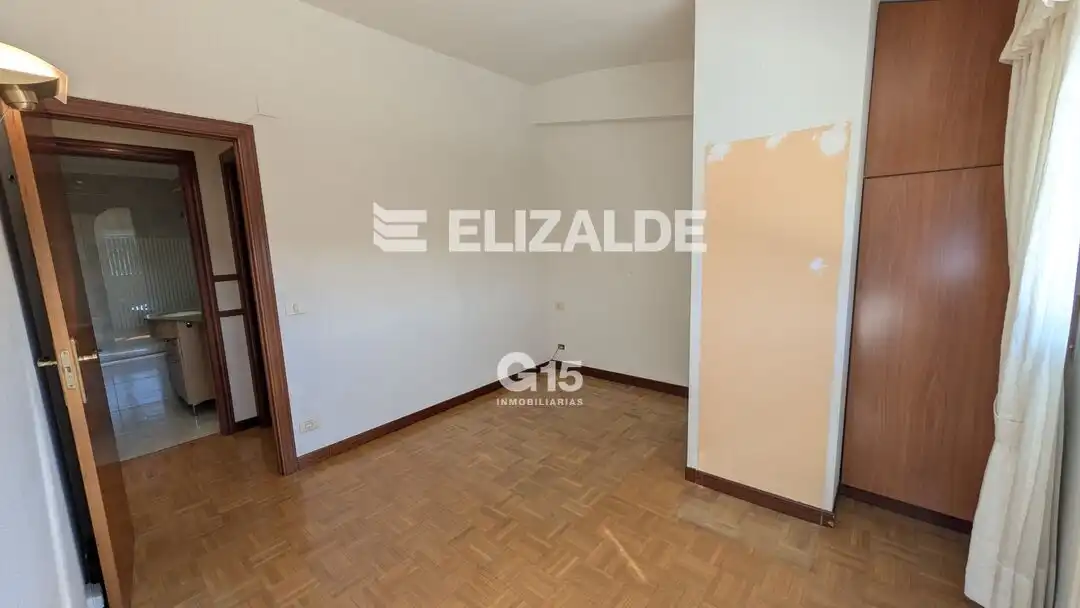 Habitación de Piso en venta en Donostia - San Sebastián  con Calefacción, Terraza y Trastero