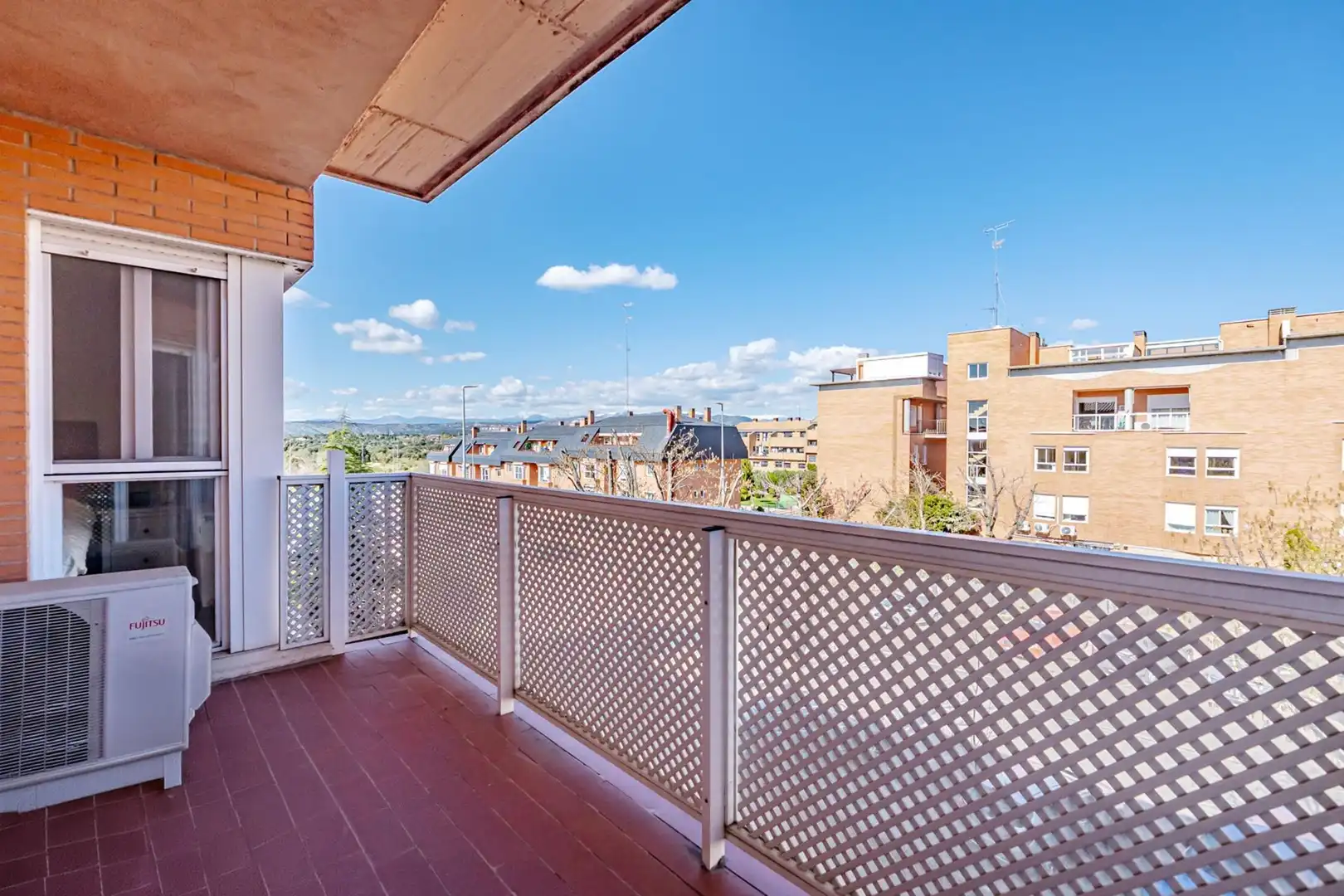 Terrasse von Wohnung zur Miete in Las Rozas de Madrid mit Klimaanlage, Heizung und Privatgarten