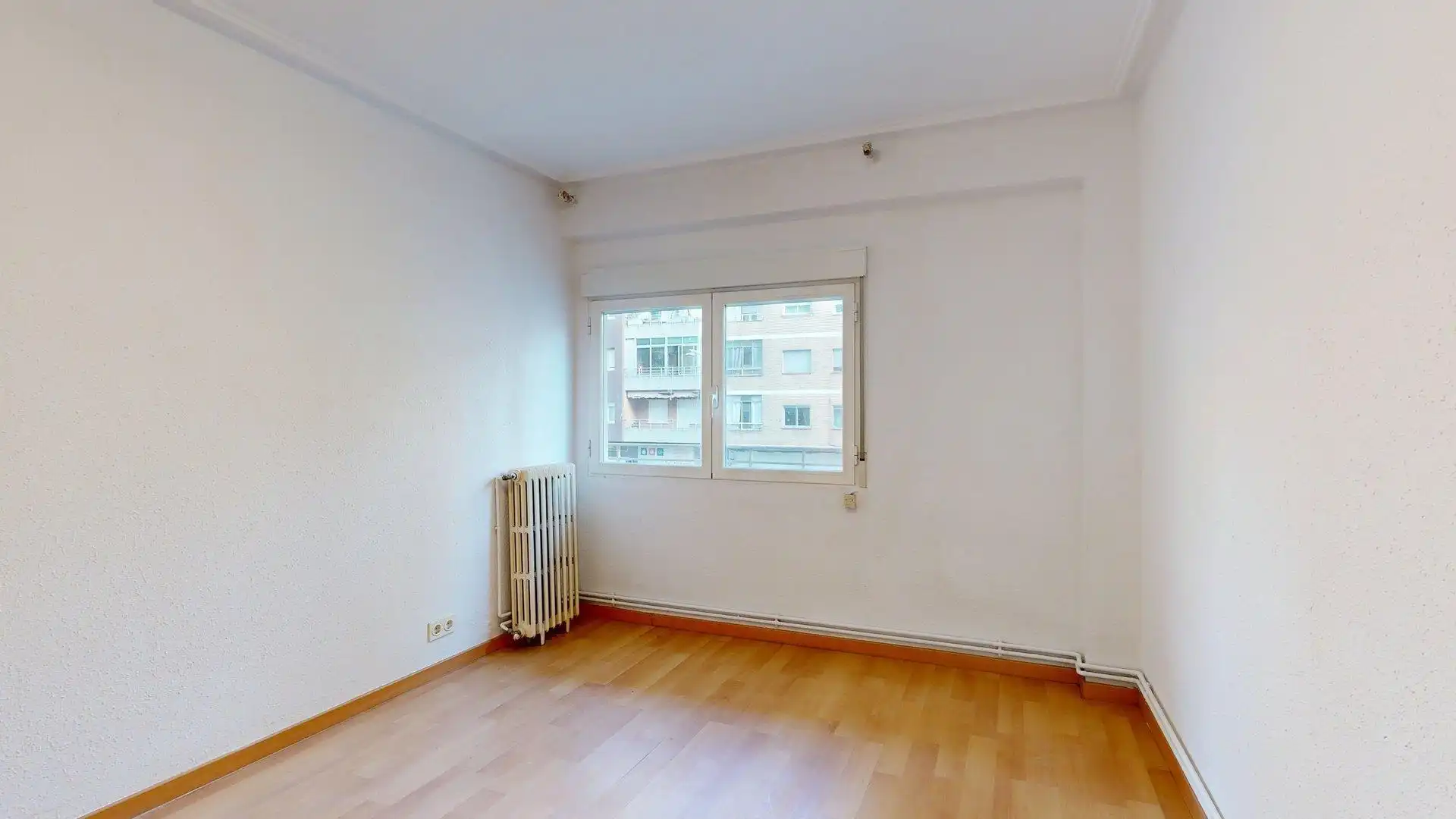 Habitación de Piso en venta en Zaragoza con Calefacción, Terraza y Balcón