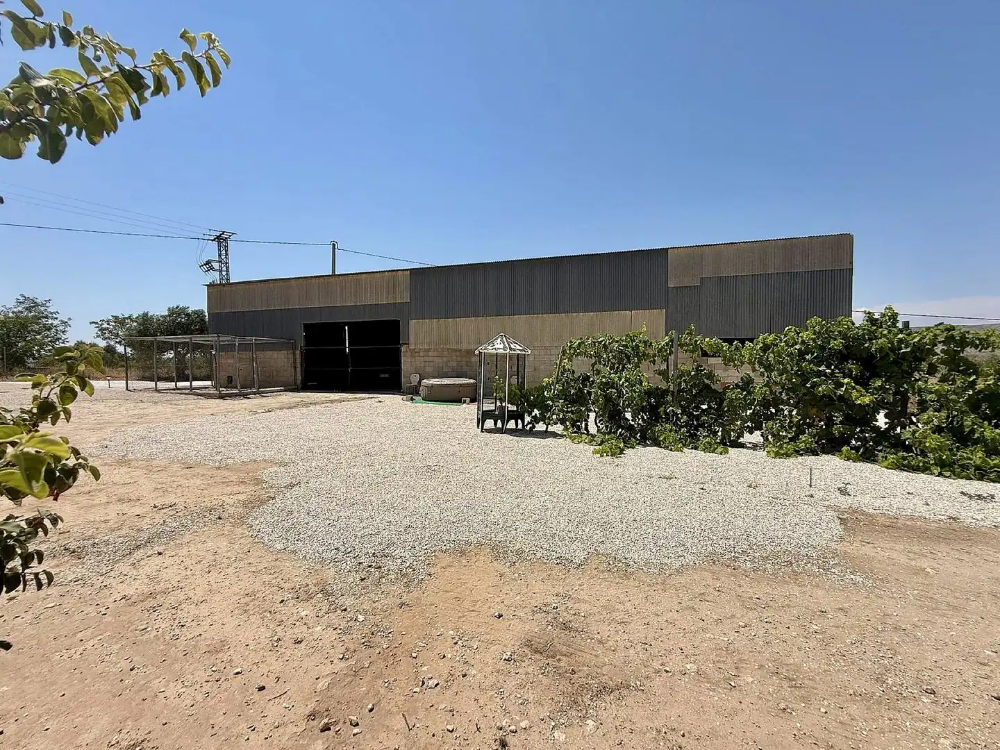 Vista exterior de Finca rústica en venda en Villena amb Terrassa