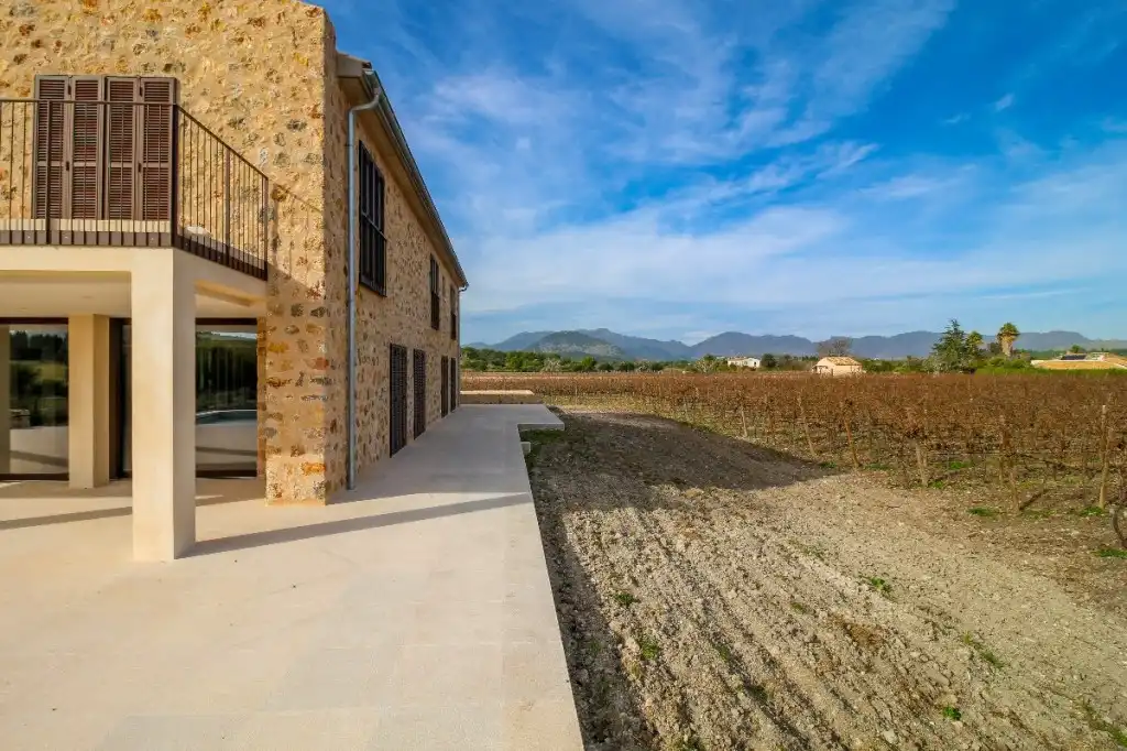 Vista exterior de Finca rústica en venda en Alcúdia amb Aire condicionat, Calefacció i Jardí privat