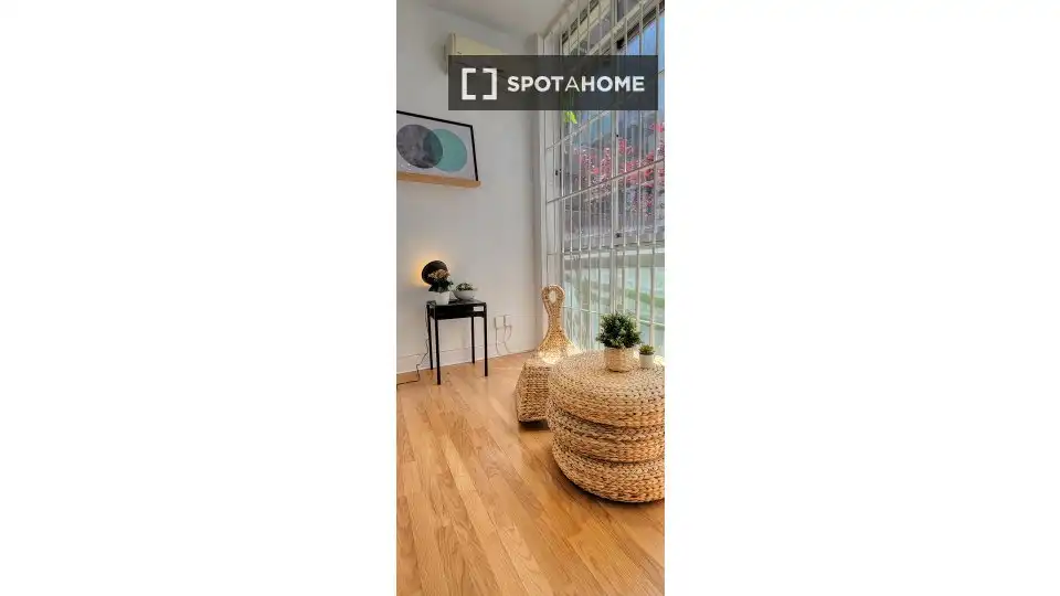 Exterior view of Flat for share in Madrid  with Air Conditioner, Heating and Furnished
