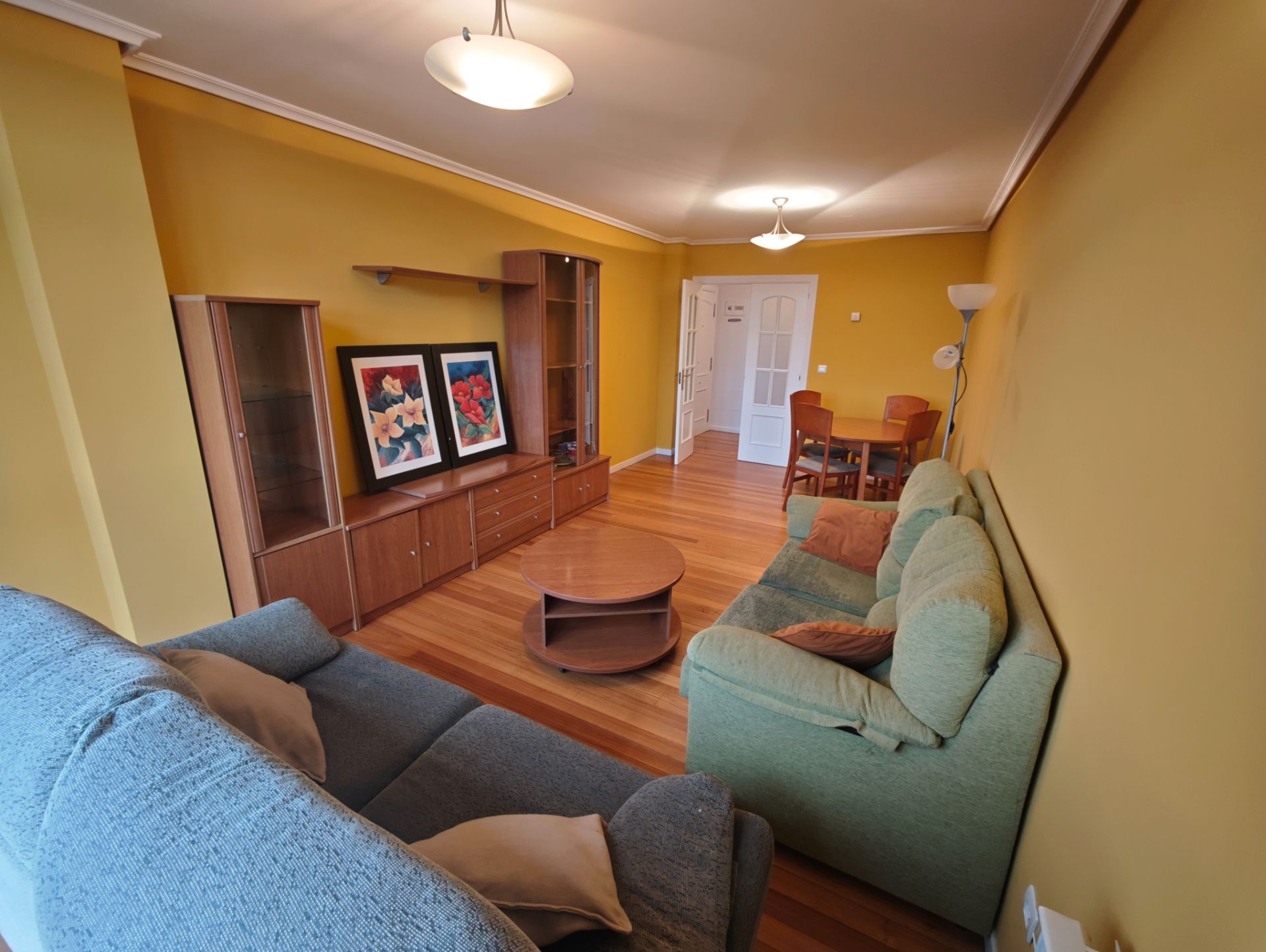 Sala d'estar de Pis en venda en Santander amb Calefacció, Parquet i Moblat