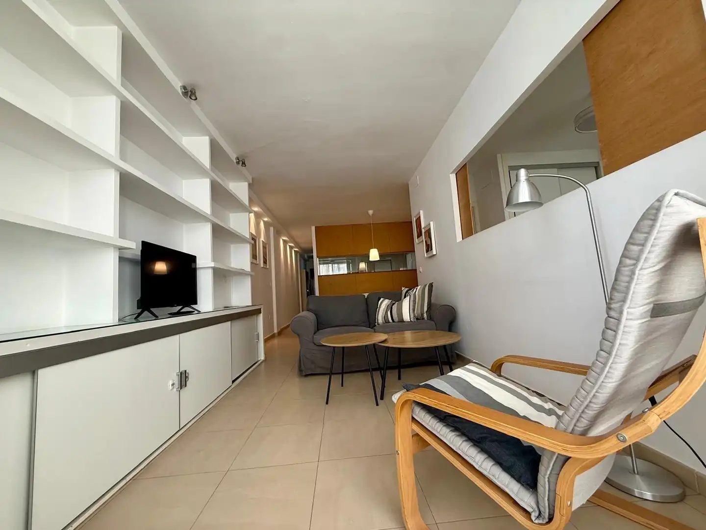Flat for rent in Calle de Fernán Sánchez de Tovar, Cruz Roja
