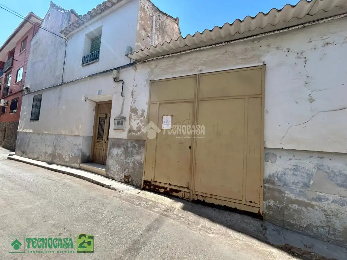 Vista exterior de Casa adosada en venta en Dosbarrios