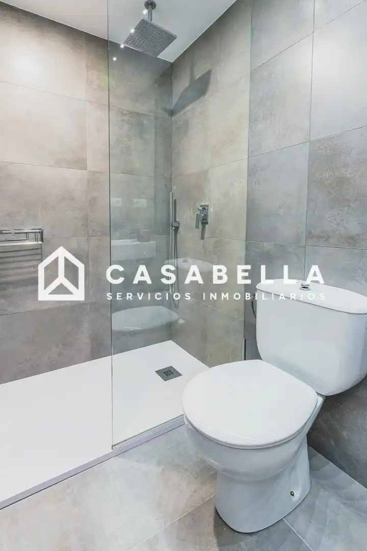 Baño de Piso en venta en Valencia con Aire acondicionado, Calefacción y Terraza