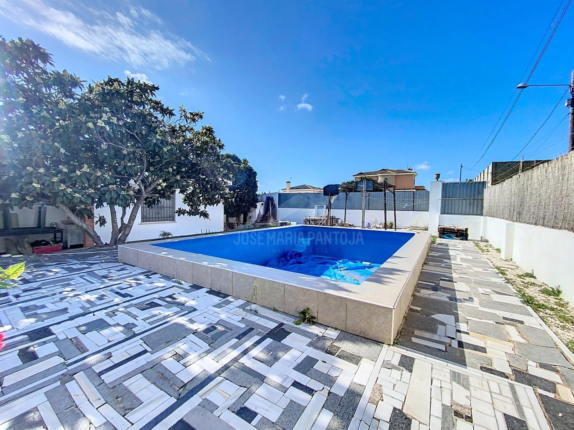 Piscina de Casa o xalet en venda en El Puerto de Santa María amb Jardí privat, Terrassa i Piscina