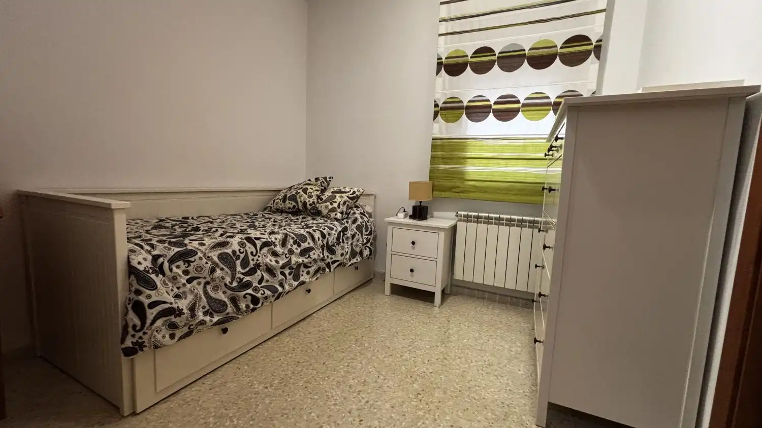 Wohnung zur Miete in SANTA ADELA, Barrio de Zaidín