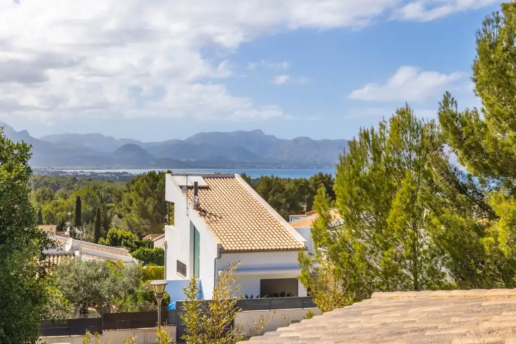 Vista exterior de Casa o xalet en venda en Alcúdia amb Aire condicionat, Calefacció i Jardí privat