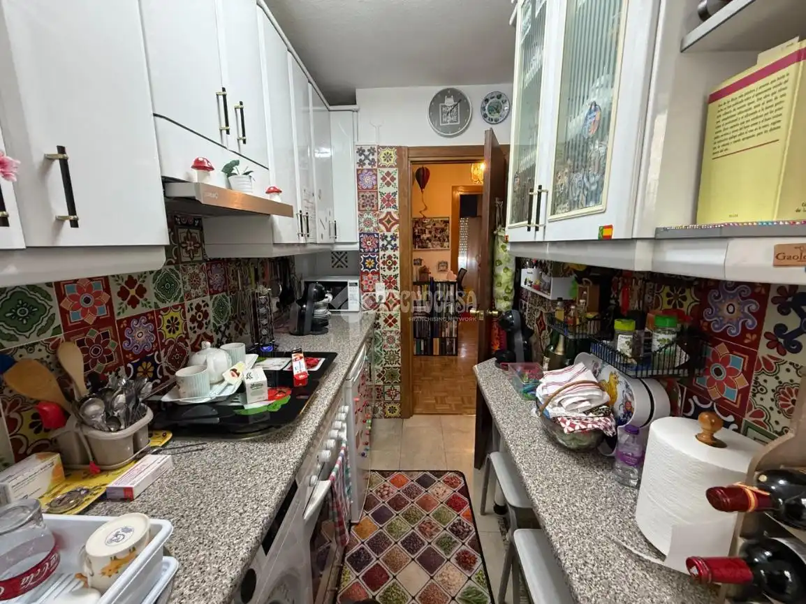 Kitchen of Flat for sale in Madrid  with Heating, Parquet flooring and Storage room