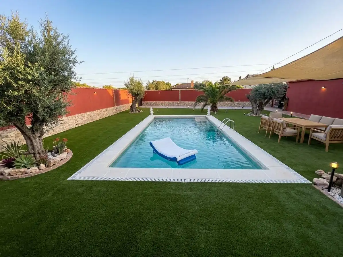 Piscina de Casa o chalet en venta en Fuensalida con Aire acondicionado, Calefacción y Jardín privado
