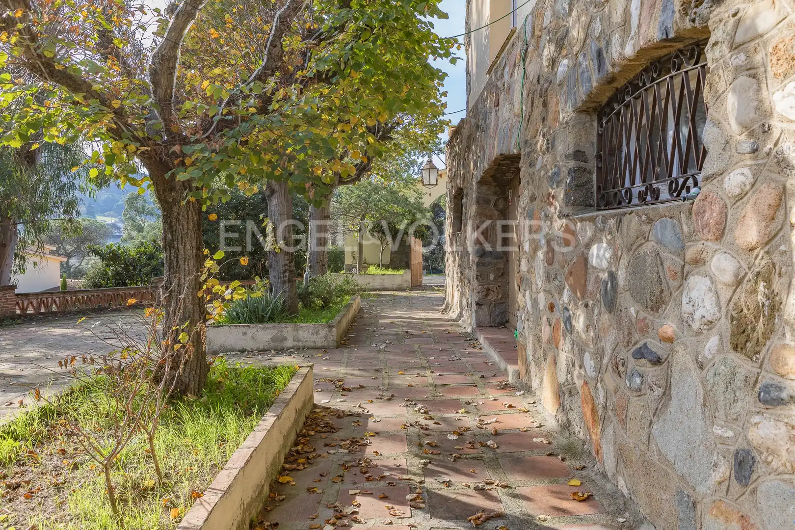 Vista exterior de Casa o xalet en venda en Montornès del Vallès, Barcelona
