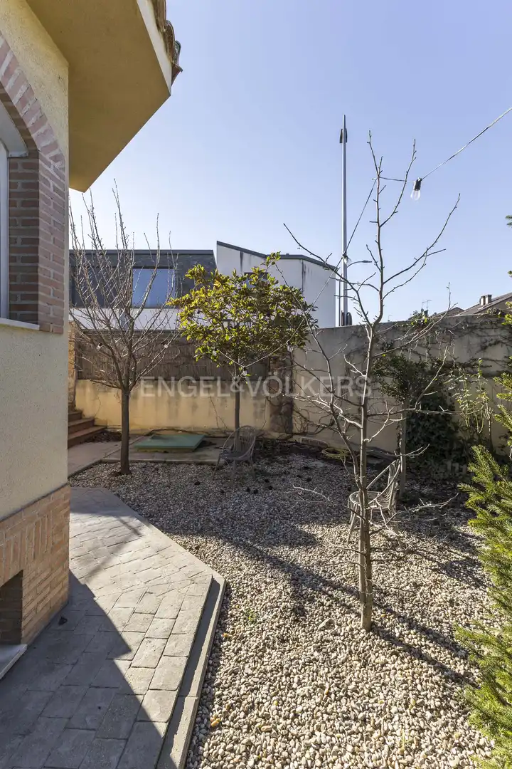 Houses for sale in Calle Otoño, Rejas