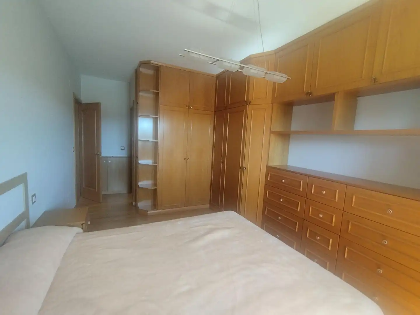 Dormitori de Apartament de lloguer en Lugo amb Calefacció, Terrassa i Traster