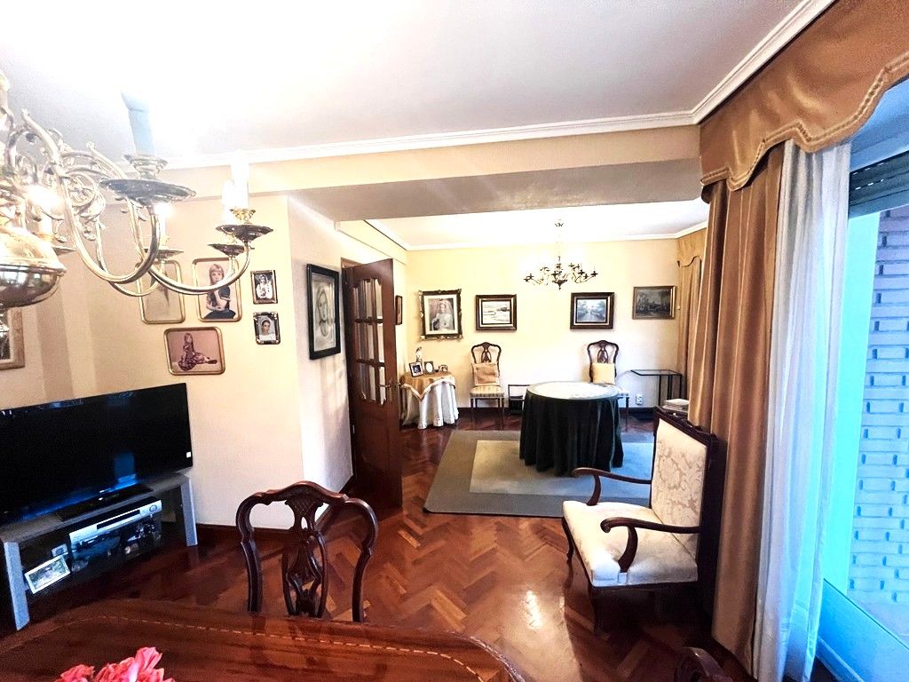Piso en venta en Calle Marqués de Villores, Centro
