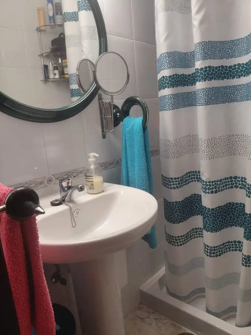 Bathroom of Flat for sale in Sevilla  with Air Conditioner, Heating and Terrace