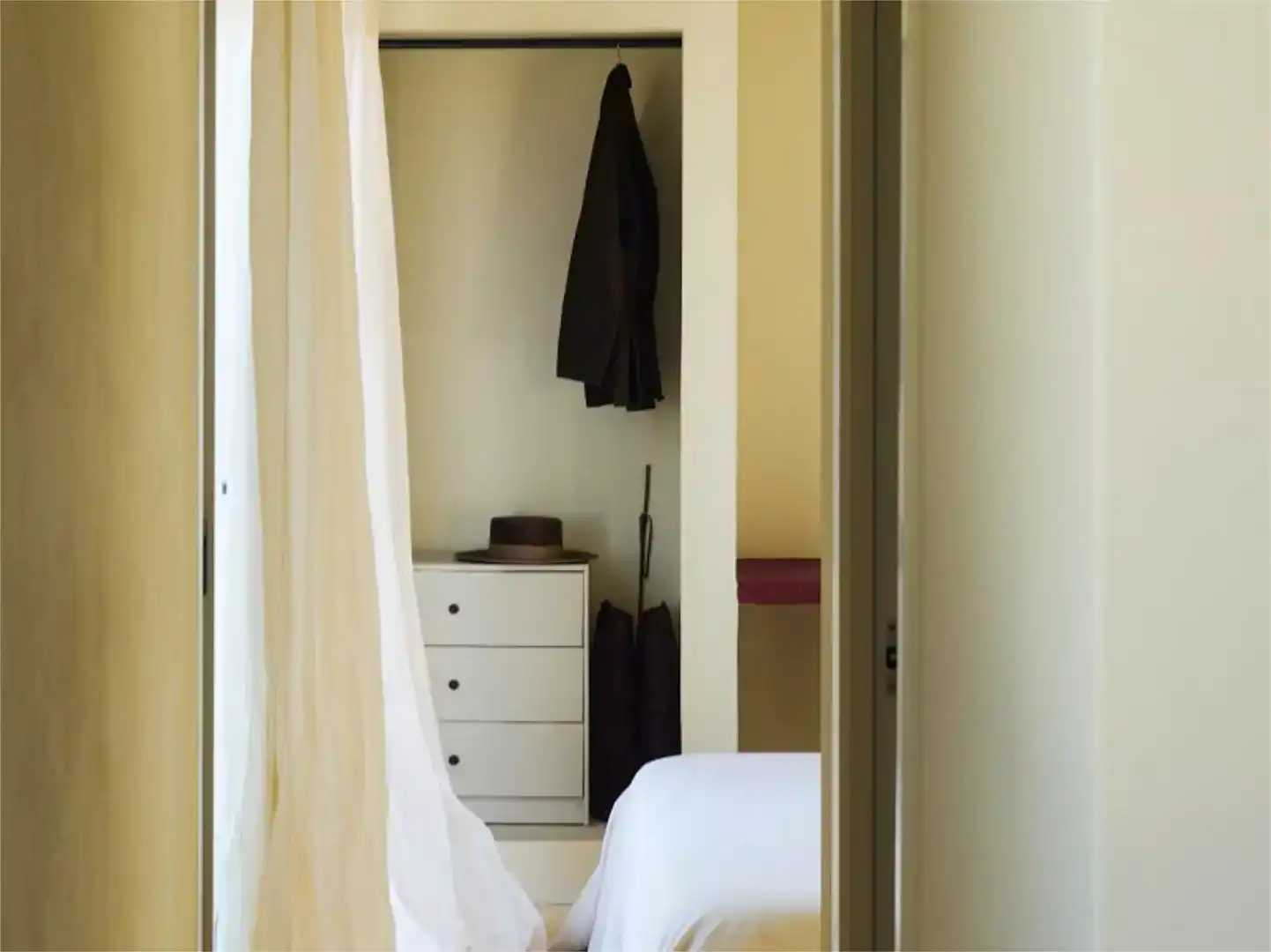 Schlafzimmer von Haus oder Chalet zur Miete in Almonte mit Klimaanlage, Privatgarten und Schwimmbad
