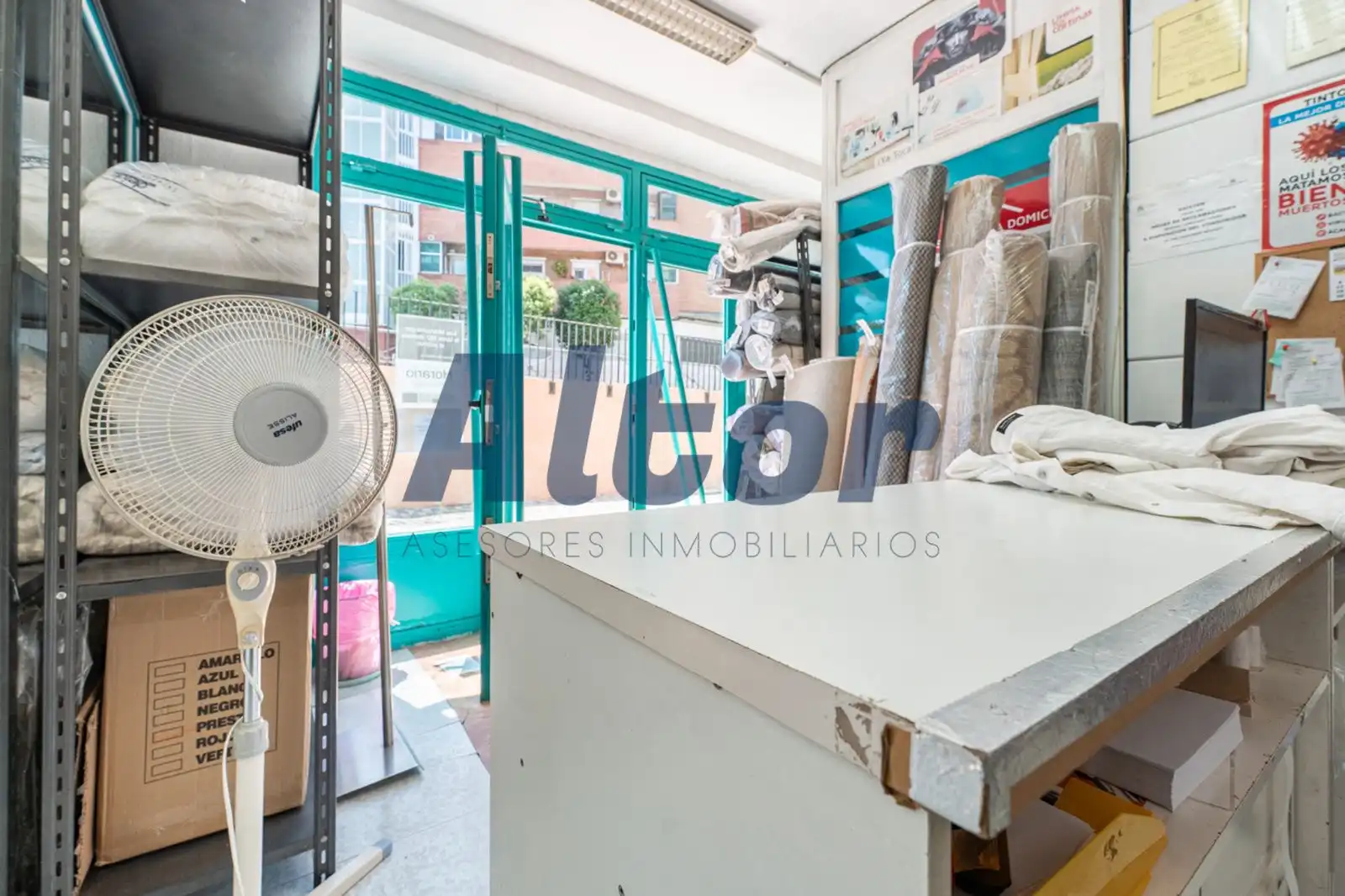 Local en venda en Fuenlabrada amb Aire condicionat, Moblat i Internet