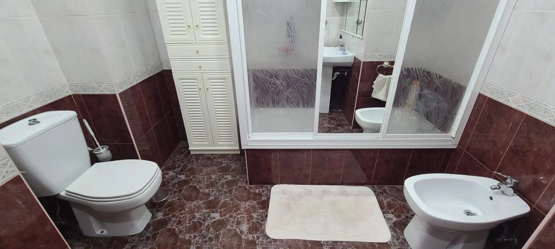 Baño de Piso de alquiler en Gijón  con Calefacción y Amueblado