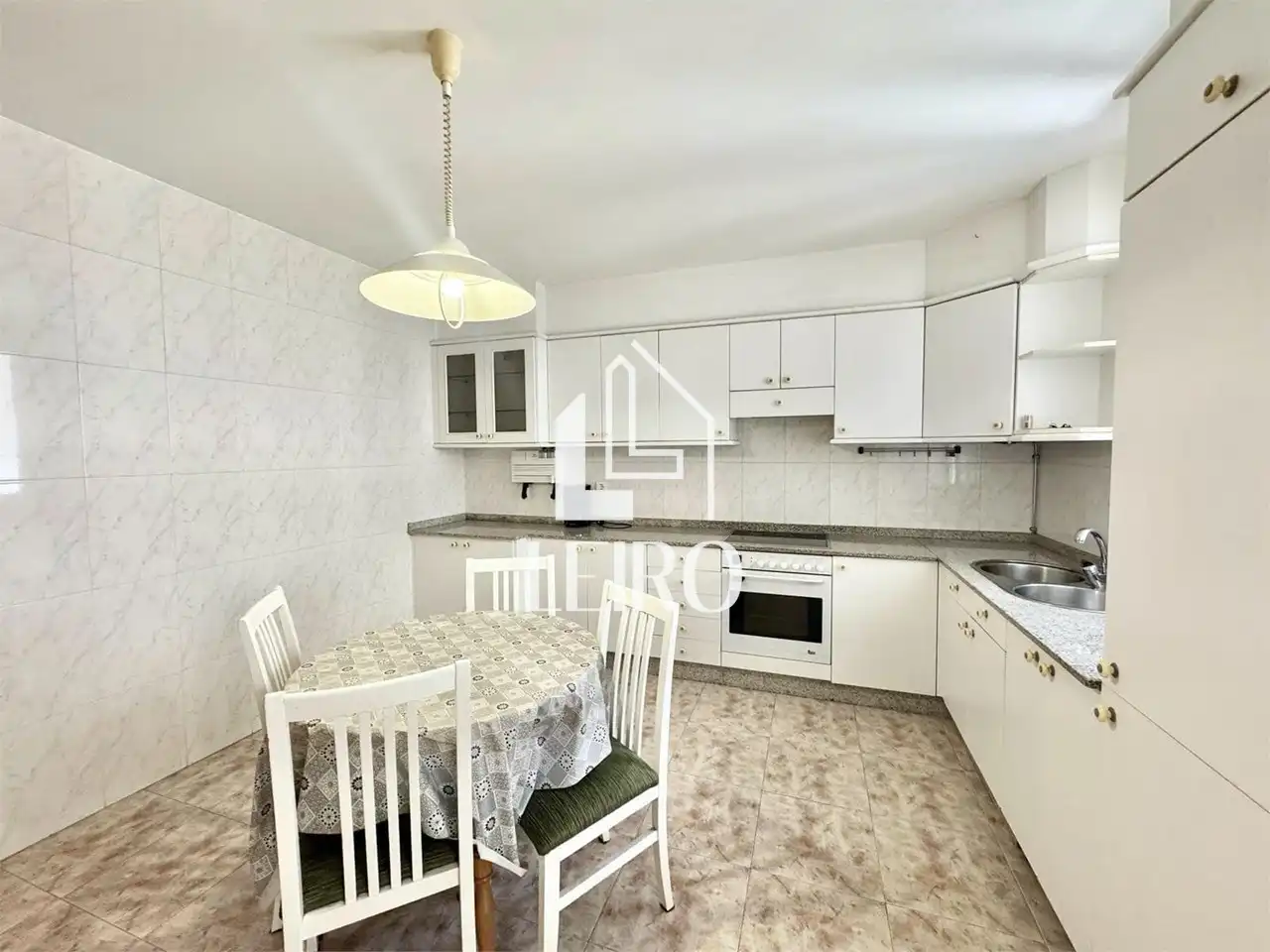 Kitchen of Flat for sale in Vilagarcía de Arousa  with Heating and Storage room