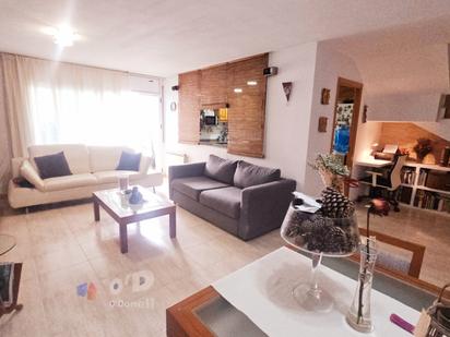 Sala d'estar de Dúplex en venda en Sant Boi de Llobregat amb Calefacció i Terrassa