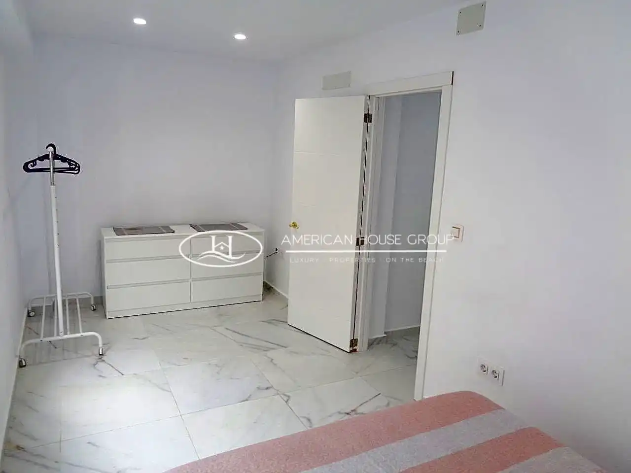 Dormitori de Casa o xalet en venda en Chiclana de la Frontera amb Jardí privat, Traster i Piscina