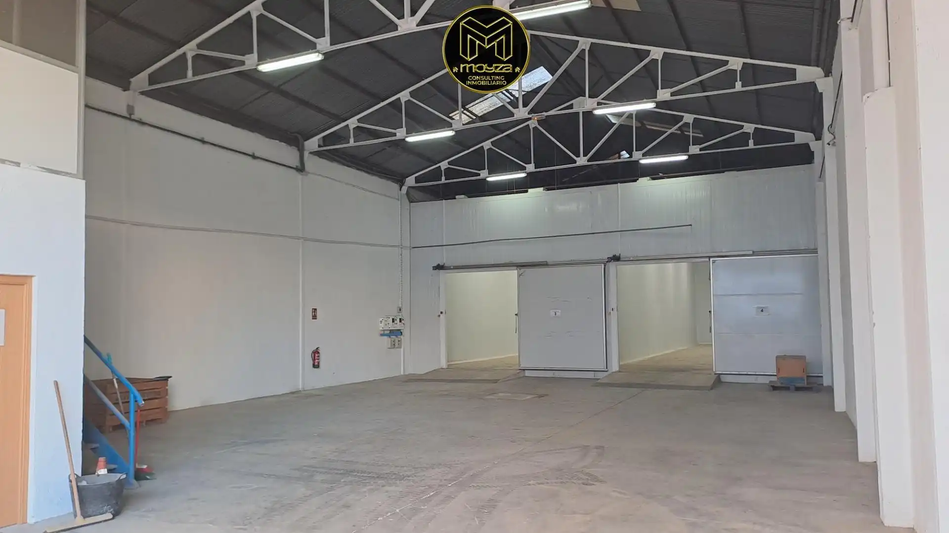 Industrial building for sale in Renfe - Bulevar 1ª y 2ª Fase