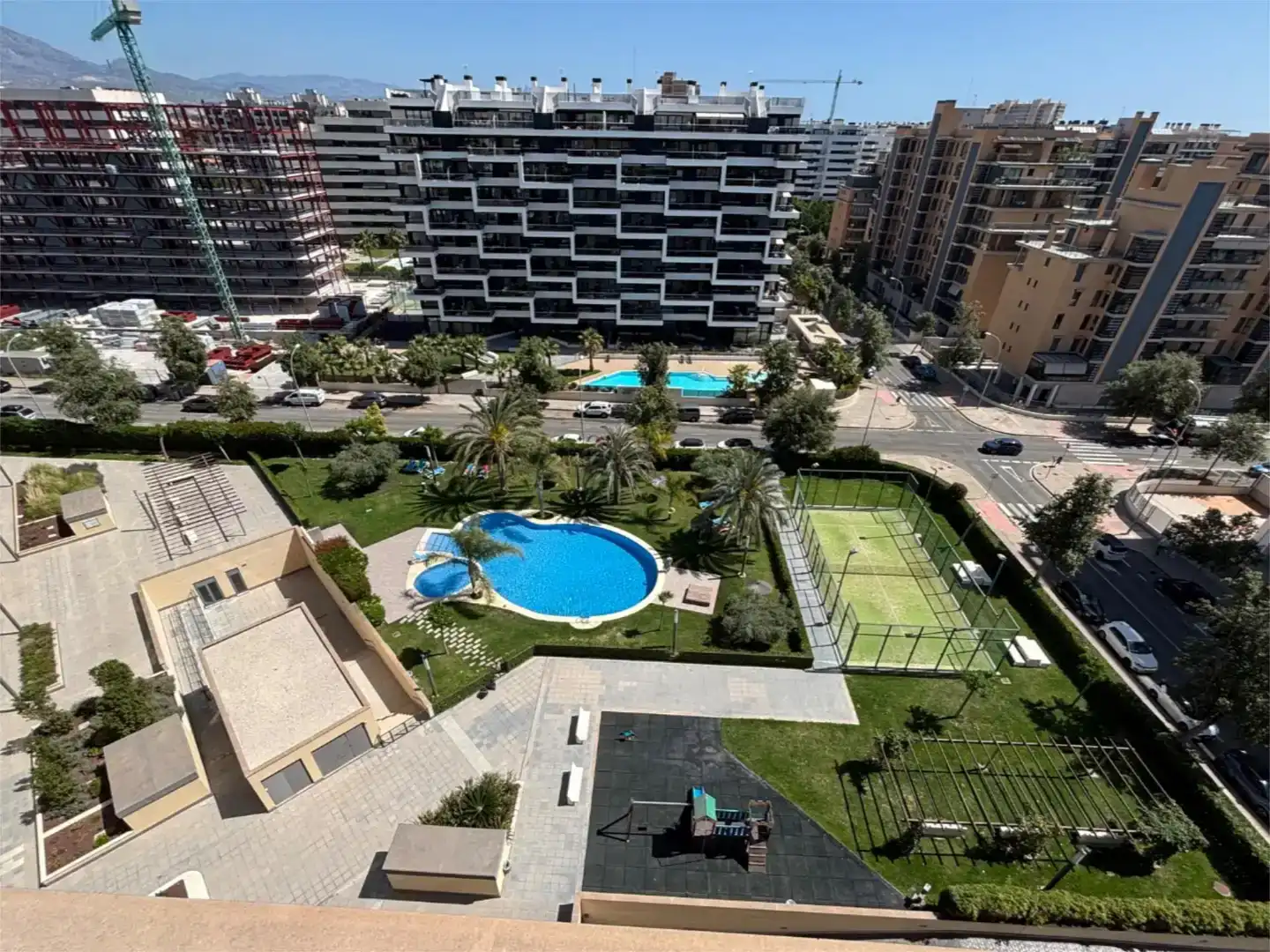 Vista exterior de Àtic en venda en Alicante / Alacant amb Aire condicionat, Piscina i Balcó