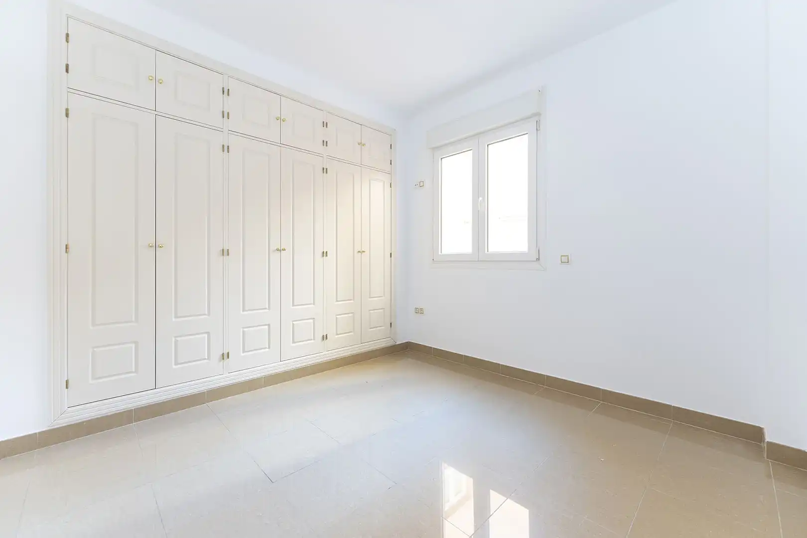 Bedroom of Flat for sale in Sevilla  with Air Conditioner, Terrace and Storage room