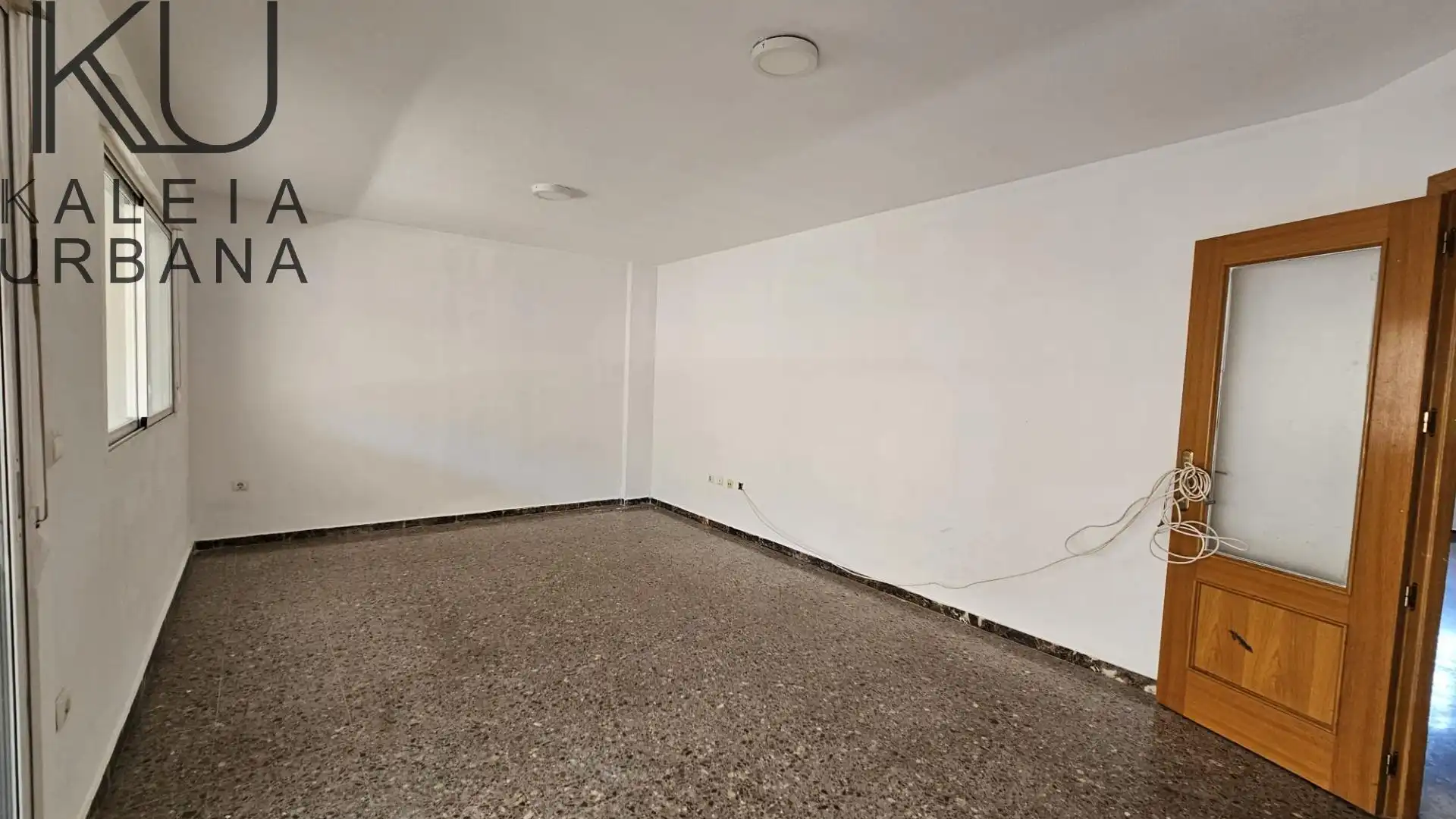 Piso en venta en Alicante / Alacant con Aire acondicionado, Terraza y Balcón