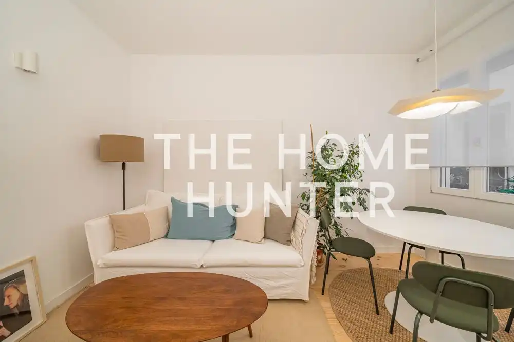 Living room of Flat for rent in Madrid  with Air Conditioner, Heating and Furnished